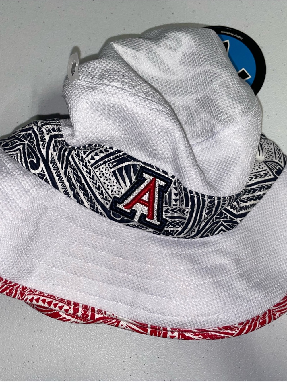 Zephyr/NCAA: Arizona Wildcats White Bucket Hat (S/M)